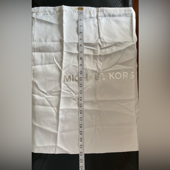 New Michael Kors Large Storage/Dust Bag White & Silver Lettering - Picture 7 of 8